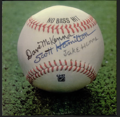 No Bass Hit – Dave McKenna · Scott Hamilton · Jake Hanna